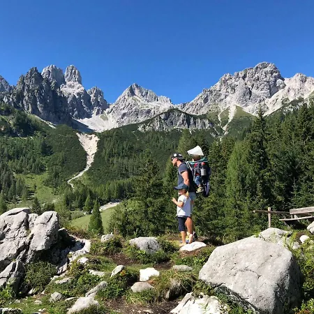 Semesterbostad Alpennest